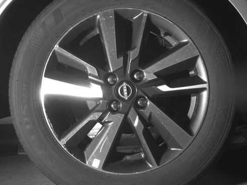 Used 2025 Nissan Versa SV FWD image 15