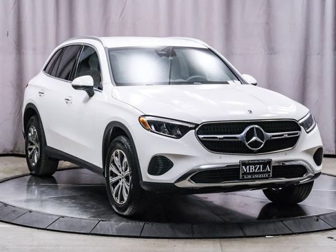 Certified 2025 Mercedes-Benz GLC 300 image 5