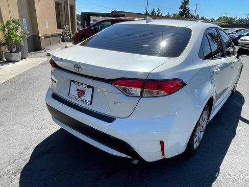 Used 2020 Toyota Corolla LE w/ Carpet Mat Package (TMS) image 9