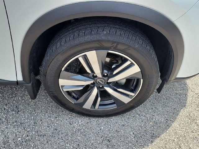 Certified 2025 Nissan Rogue SL w/ SL Premium Package FWD image 7
