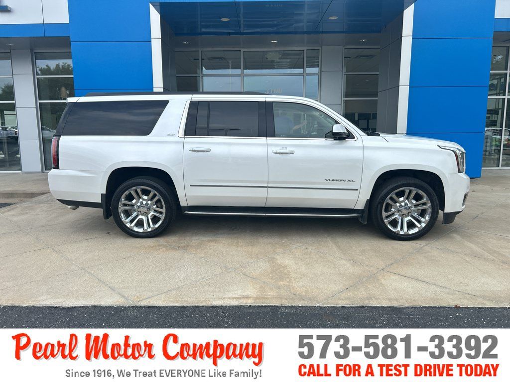 Used 2017 GMC Yukon XL SLT w/ Premium Edition AWD/4WD image 3
