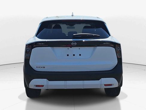 Used 2025 Nissan Kicks SV FWD image 7