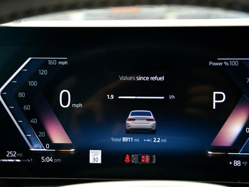 Used 2025 BMW 330i Sedan image 12