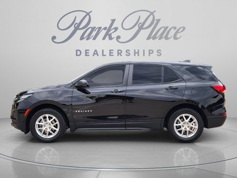 Used 2024 Chevrolet Equinox LS w/ Driver Confidence II Package FWD image 2