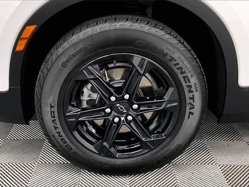 Used 2024 Chevrolet Blazer LT w/ Convenience Package image 9