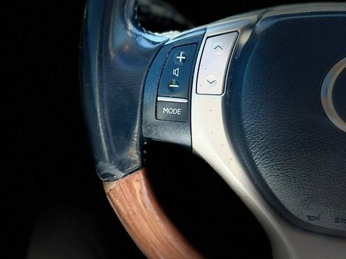 Used 2013 Lexus ES 300h w/ Luxury Pkg FWD image 39