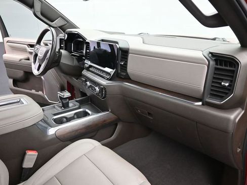Used 2022 GMC Sierra 1500 SLT image 23