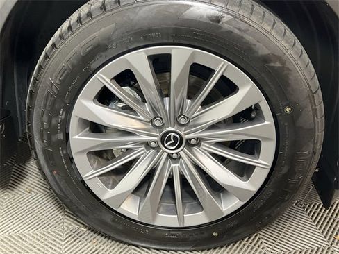 Certified 2024 MAZDA CX-90 3.3 Turbo w/ Preferred Plus image 17