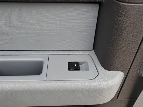 Used 2012 Ford F150 XLT w/ XLT Chrome Pkg image 30