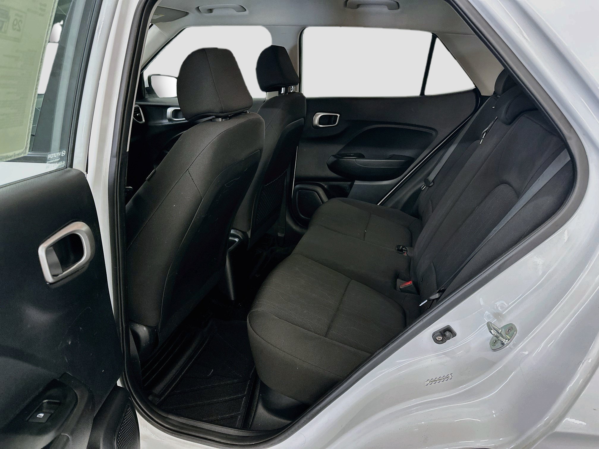 Used 2022 Hyundai Venue SE FWD image 28