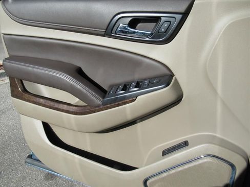 Used 2019 Chevrolet Tahoe LT RWD image 23