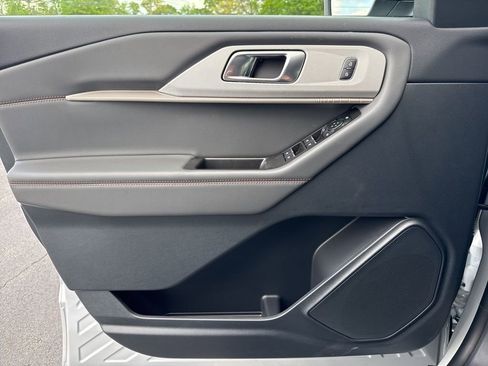 New 2026 Ford Explorer Active image 12