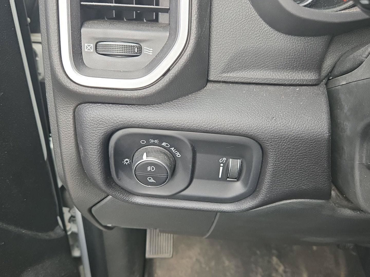 Used 2022 RAM 2500 Big Horn w/ Level A Equipment Group AWD/4WD image 22