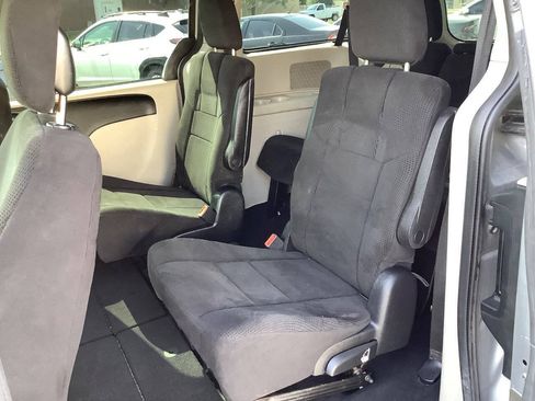 Used 2013 Dodge Grand Caravan SXT FWD image 23