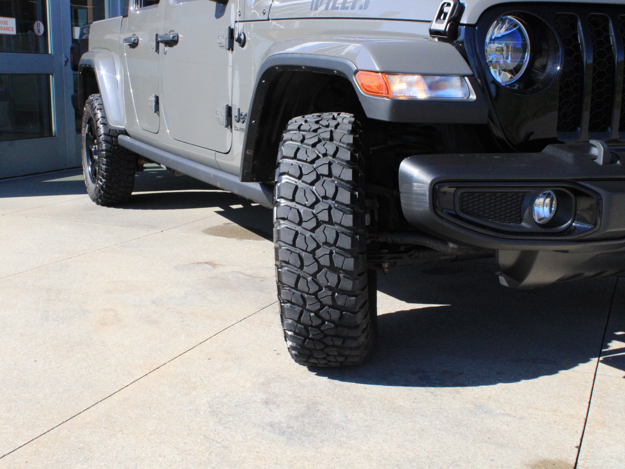 Used 2021 Jeep Gladiator Sport AWD/4WD image 36