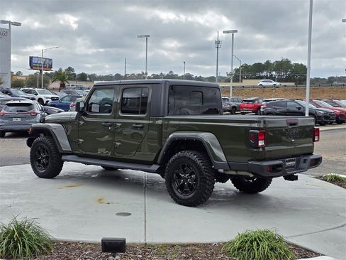 Used 2023 Jeep Gladiator Willys image 4