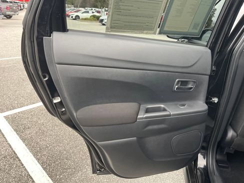 Used 2023 Mitsubishi Outlander Sport ES image 20