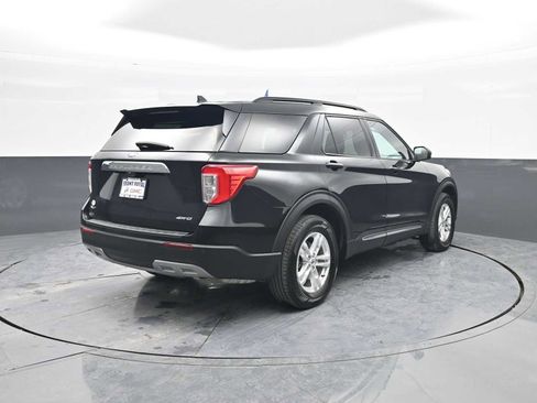 Used 2023 Ford Explorer XLT w/ Equipment Group 202A image 7