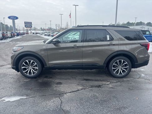 New 2026 Ford Explorer ST-Line image 4
