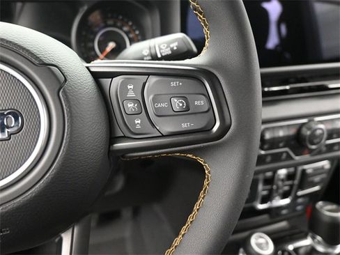 New 2025 Jeep Gladiator Sport image 32