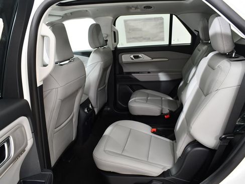 New 2026 Ford Explorer Active w/ Active Comfort Package AWD/4WD image 16