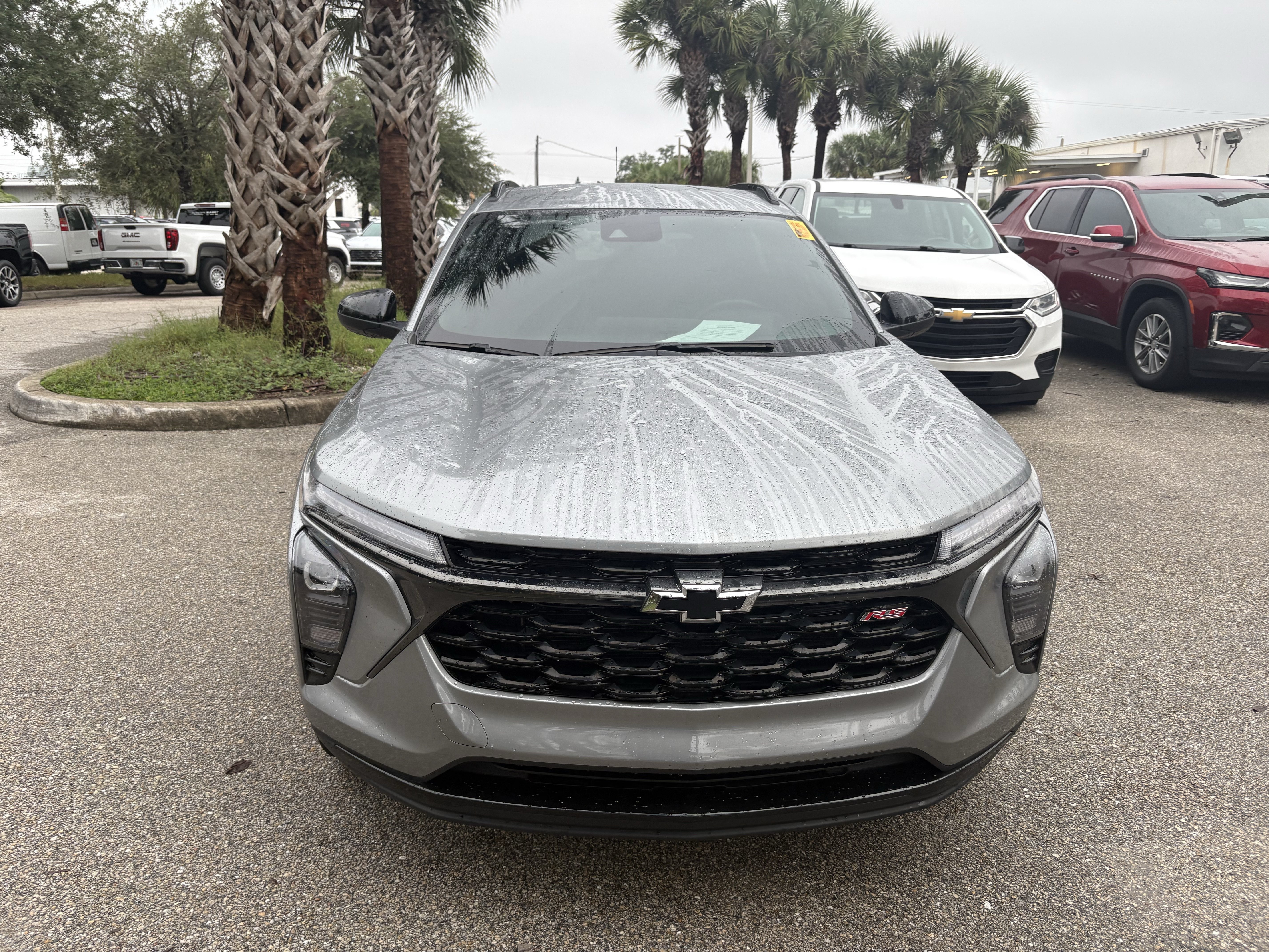 Used 2024 Chevrolet Trax RS FWD image 2