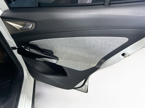 Used 2023 Volkswagen ID.4 Pro image 29