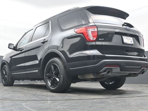 Used 2018 Ford Explorer XLT w/ Equipment Group 201A image 26