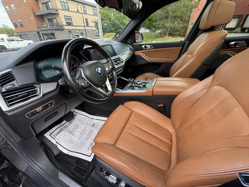 Used 2019 BMW X5 xDrive50i w/ Parking Assistance Package AWD/4WD image 9