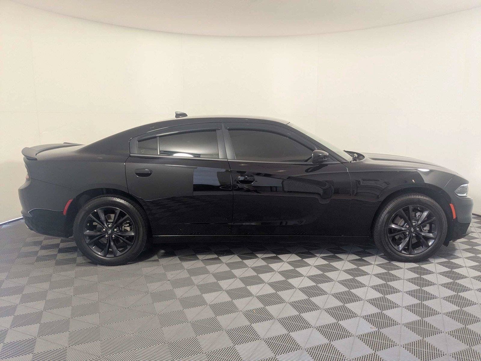 Used 2023 Dodge Charger SXT w/ Blacktop Package AWD/4WD image 5