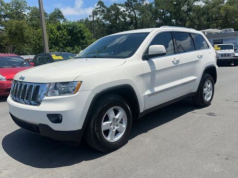 Used 2012 Jeep Grand Cherokee Laredo w/ Laredo E Group AWD/4WD image 2