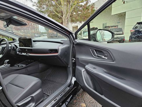 Used 2024 Toyota Prius Prime image 10