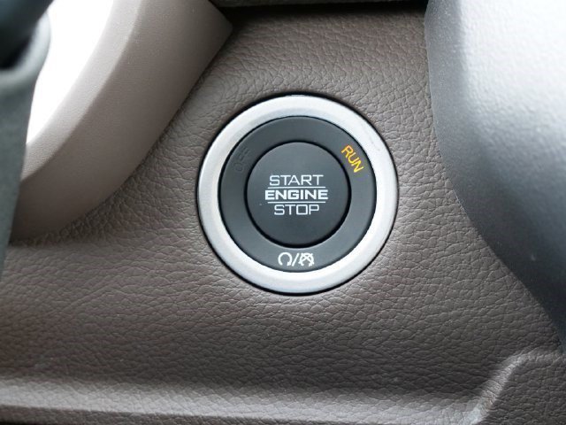 Used 2025 RAM 2500 Laramie AWD/4WD image 22