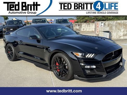 Used 2020 Ford Mustang Shelby GT500 w/ Technology Package RWD image 1
