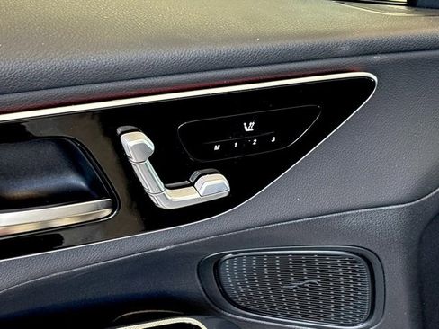 Used 2026 Mercedes-Benz GLC 300 4MATIC image 11