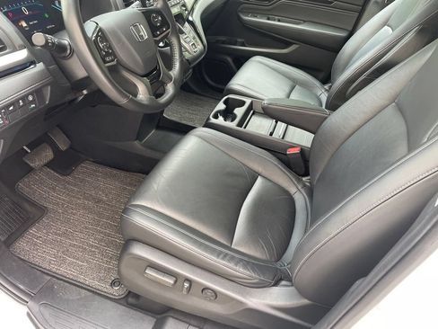 Certified 2024 Honda Odyssey Touring image 6
