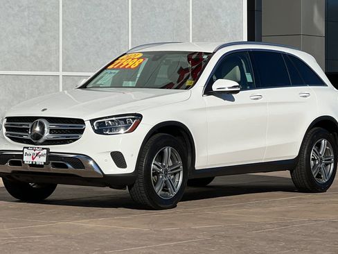 Used 2021 Mercedes-Benz GLC 300 4MATIC w/ Premium Package image 8