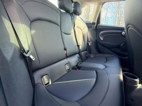 Used 2022 MINI Cooper 4-Door Hardtop image 12