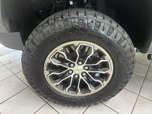 Certified 2022 Chevrolet Colorado ZR2 AWD/4WD image 16