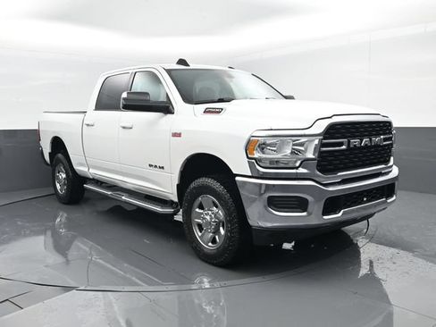 Used 2022 RAM 2500 Big Horn AWD/4WD image 3