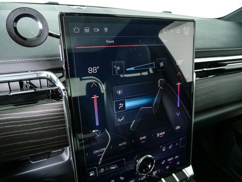 Used 2024 GMC Sierra EV Denali image 15