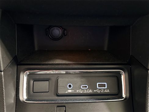 Used 2024 Subaru Ascent Premium image 21