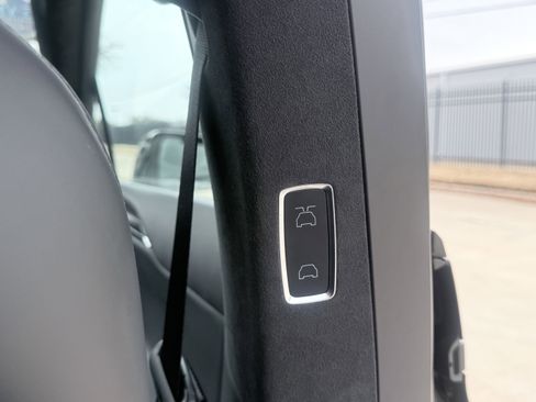 Used 2023 Tesla Model X Plaid image 59