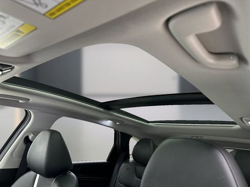 Certified 2024 Hyundai Tucson Limited AWD/4WD image 16