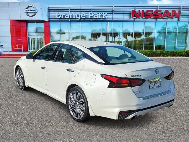Used 2023 Nissan Altima 2.5 SL FWD image 3