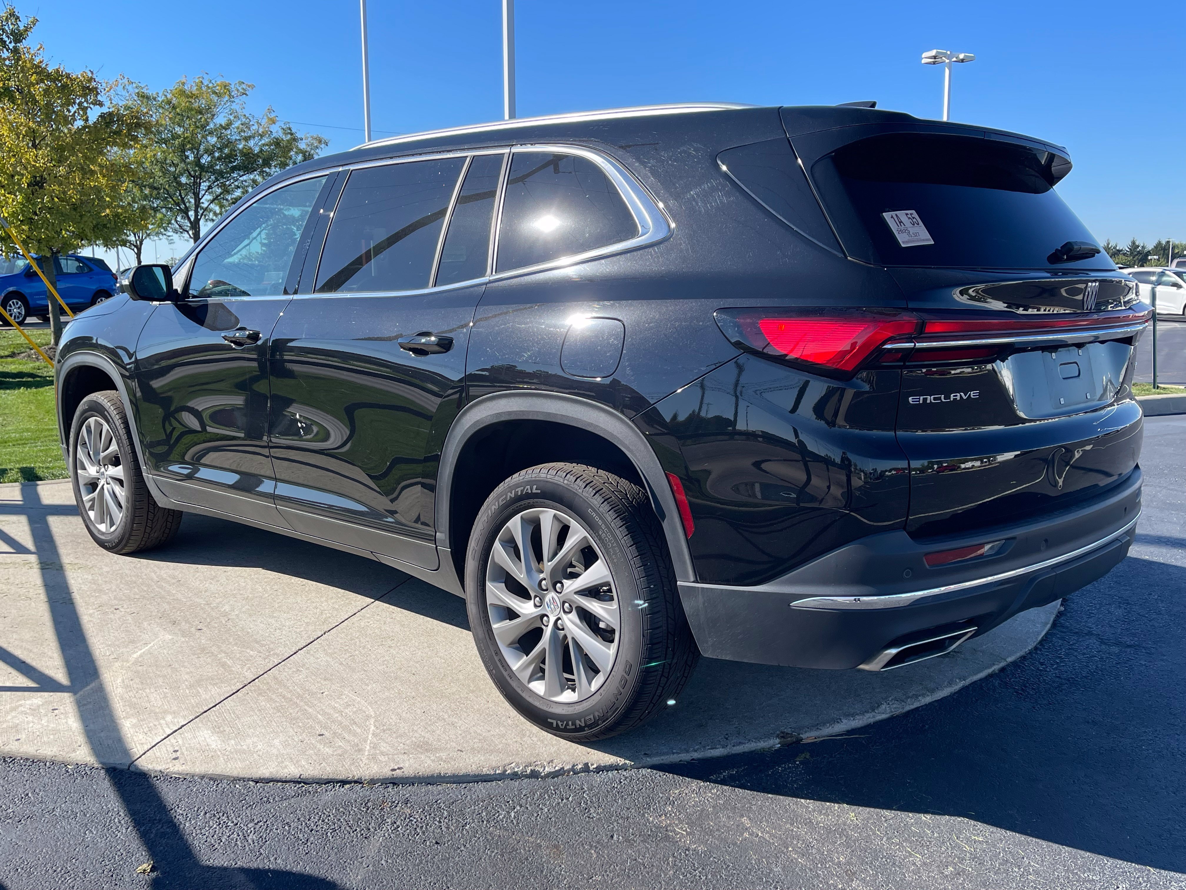Used 2025 Buick Enclave Preferred FWD image 5