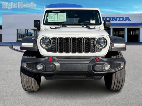 Used 2024 Jeep Wrangler Rubicon image 5