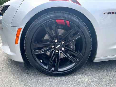 Used 2018 Chevrolet Camaro SS w/ Redline Edition RWD image 9
