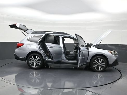 Used 2019 Subaru Outback 3.6R Limited AWD/4WD image 35