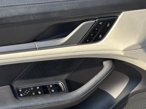 Used 2021 Porsche Taycan 4S image 16